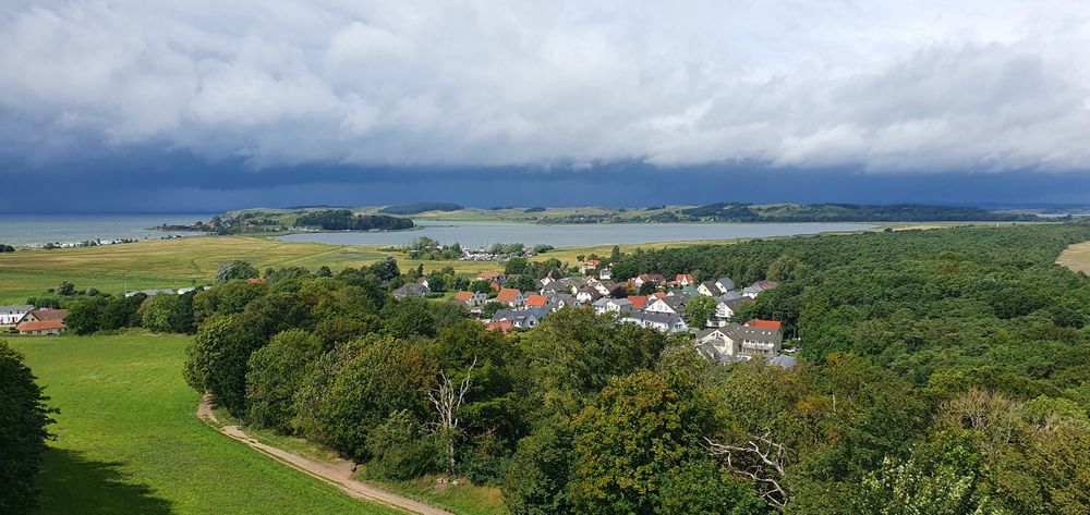 ...und wieder nahen die Regenwolken...