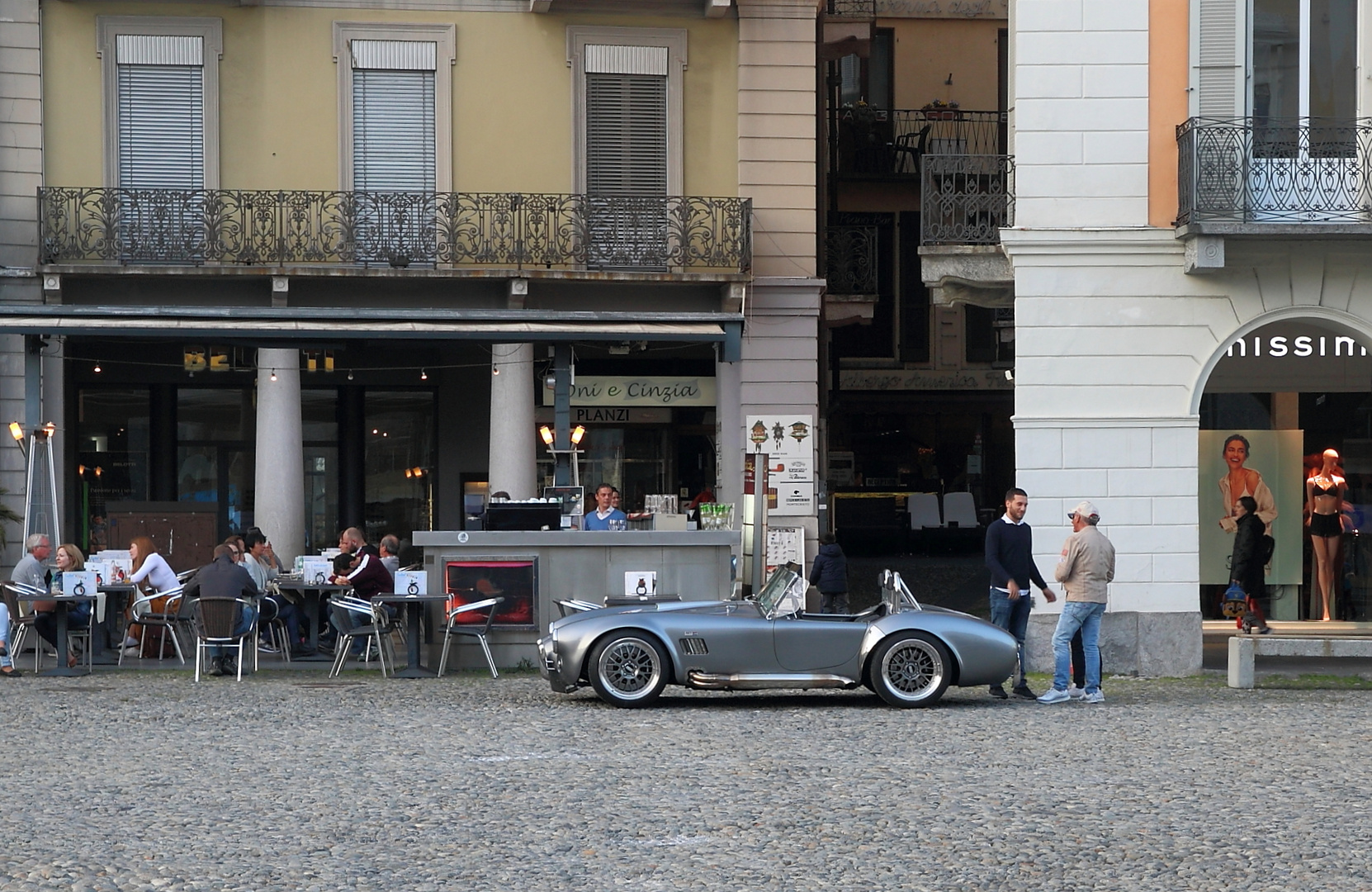 und zum Aperitif  auf die Piazza.....