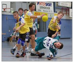 Und......ACTION! ---- FOUL!!! ----