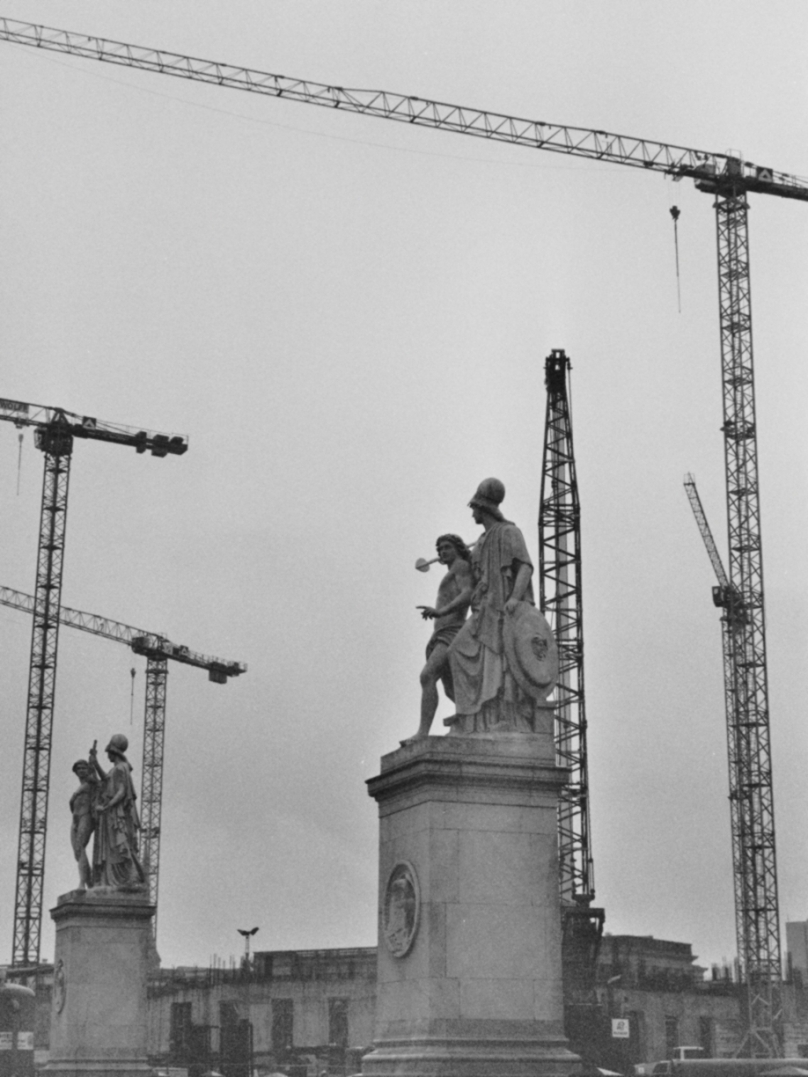 under construction - stadtschlossbau zu berlin