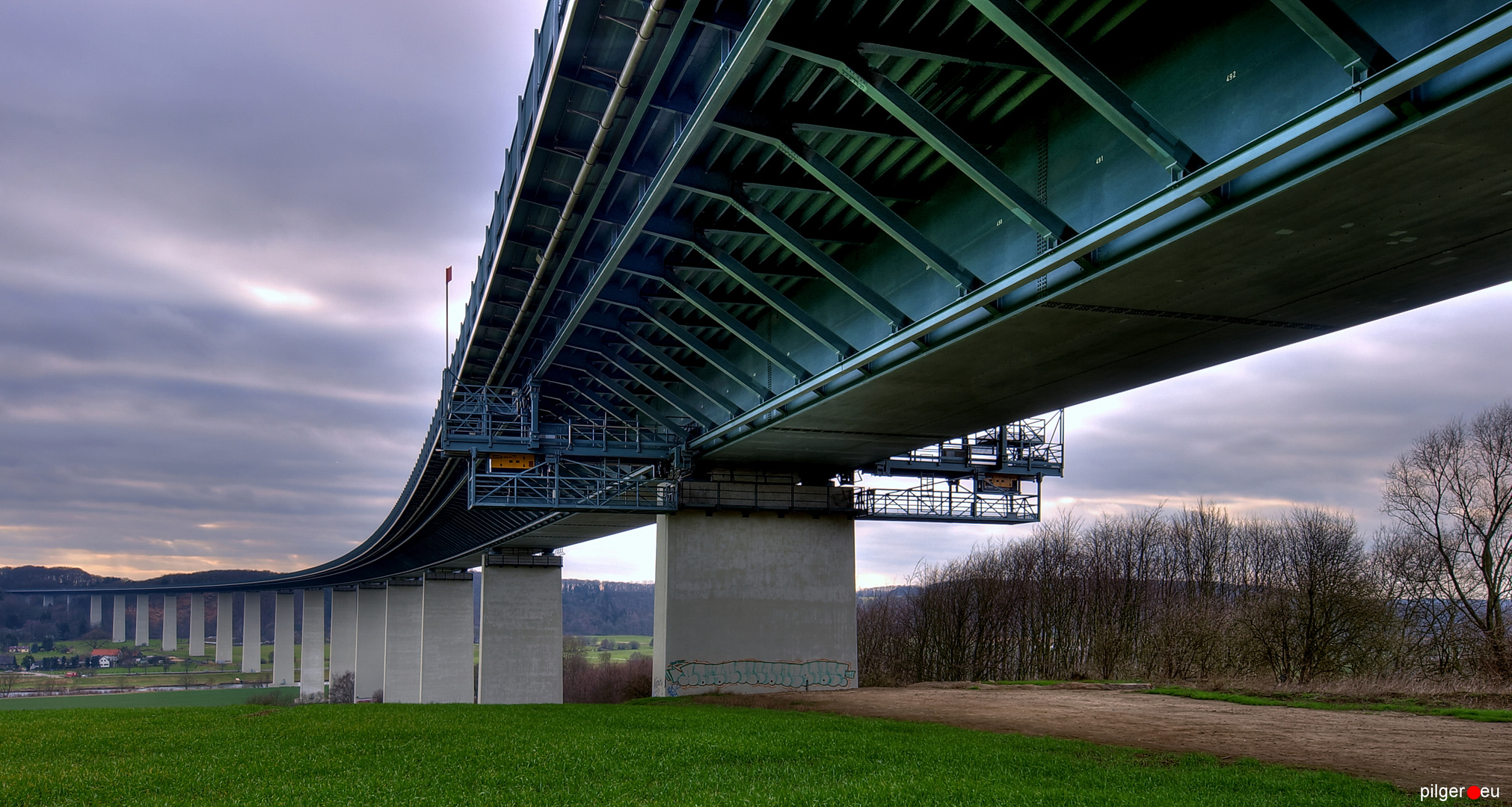 "Under the Bridge" - Mintarder Brücke