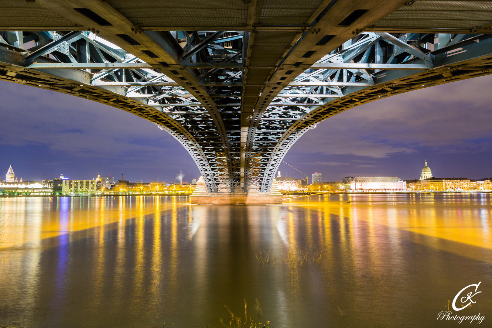 *Under the bridge with the view to Mainz*