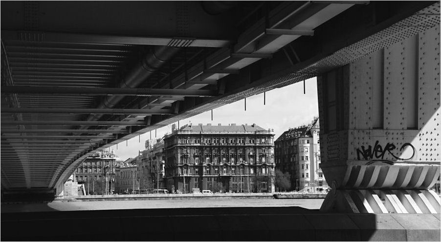 Under the Elizabeth Bridge