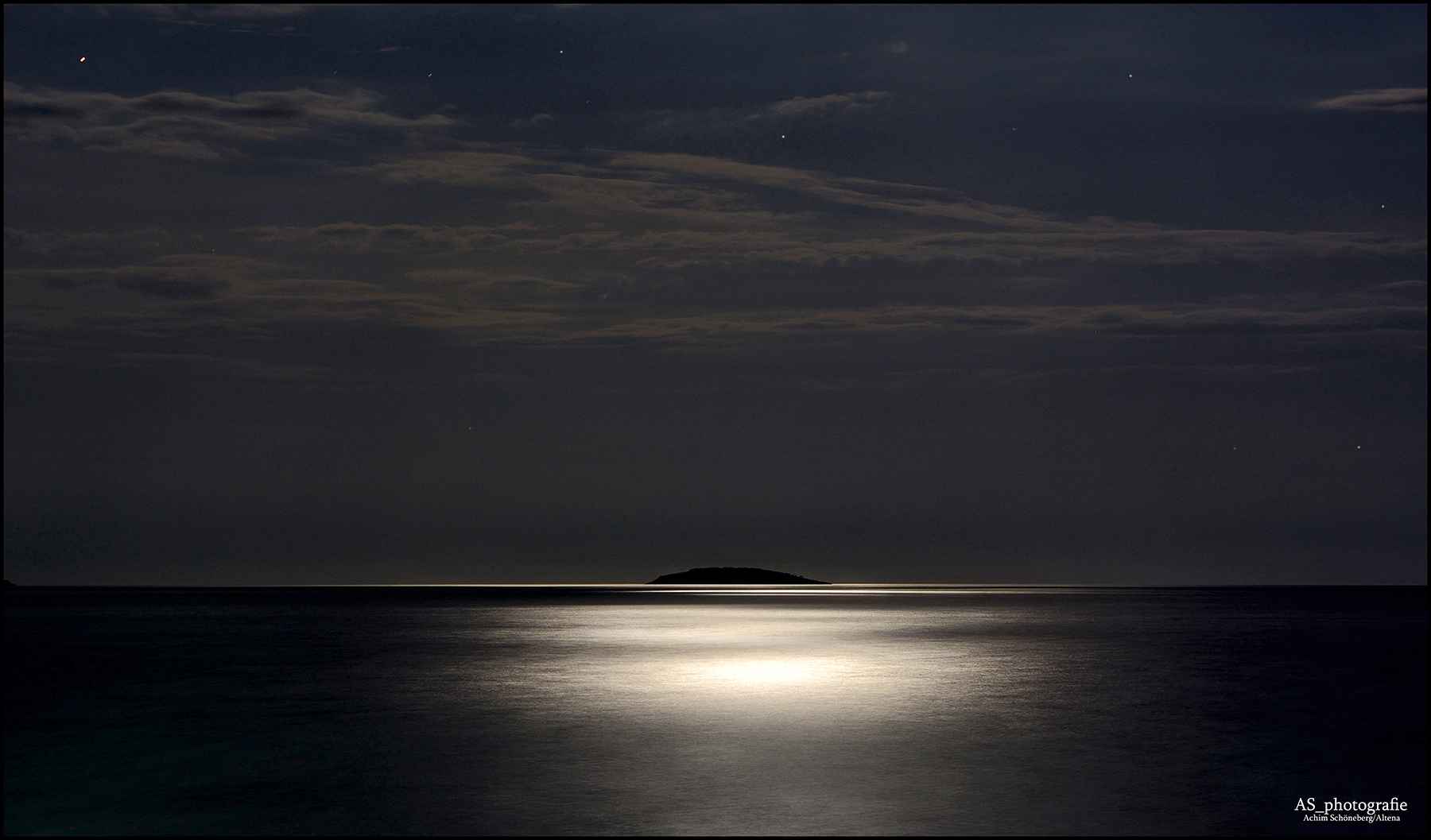 under the moon of Thassos