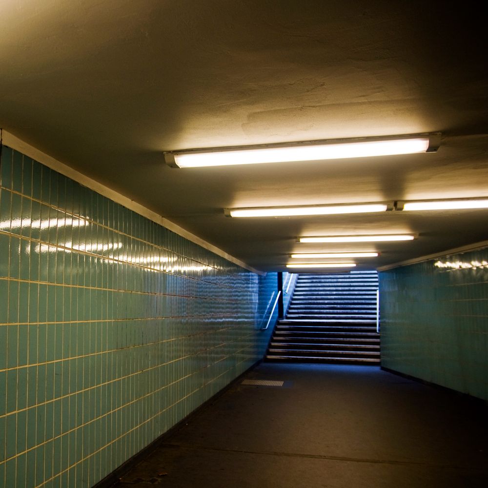 UNDERGROUND BERLIN - U-Bahnhof Spichernstrasse Foto & Bild ...