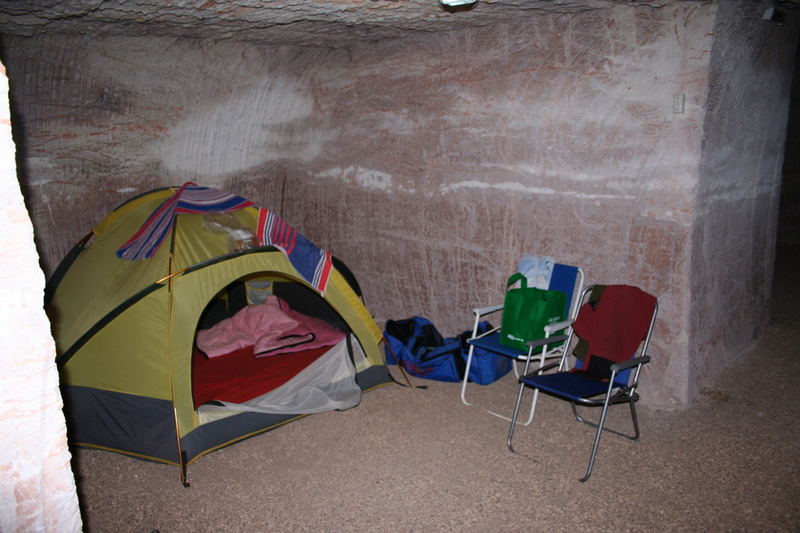 underground camping in coober pedy