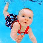 underwater baby portrait - unterwasser Baby Portrait - Babyschwimmkurs - Babyschwimmen