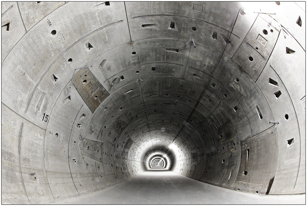 - Undulator Tunnel -