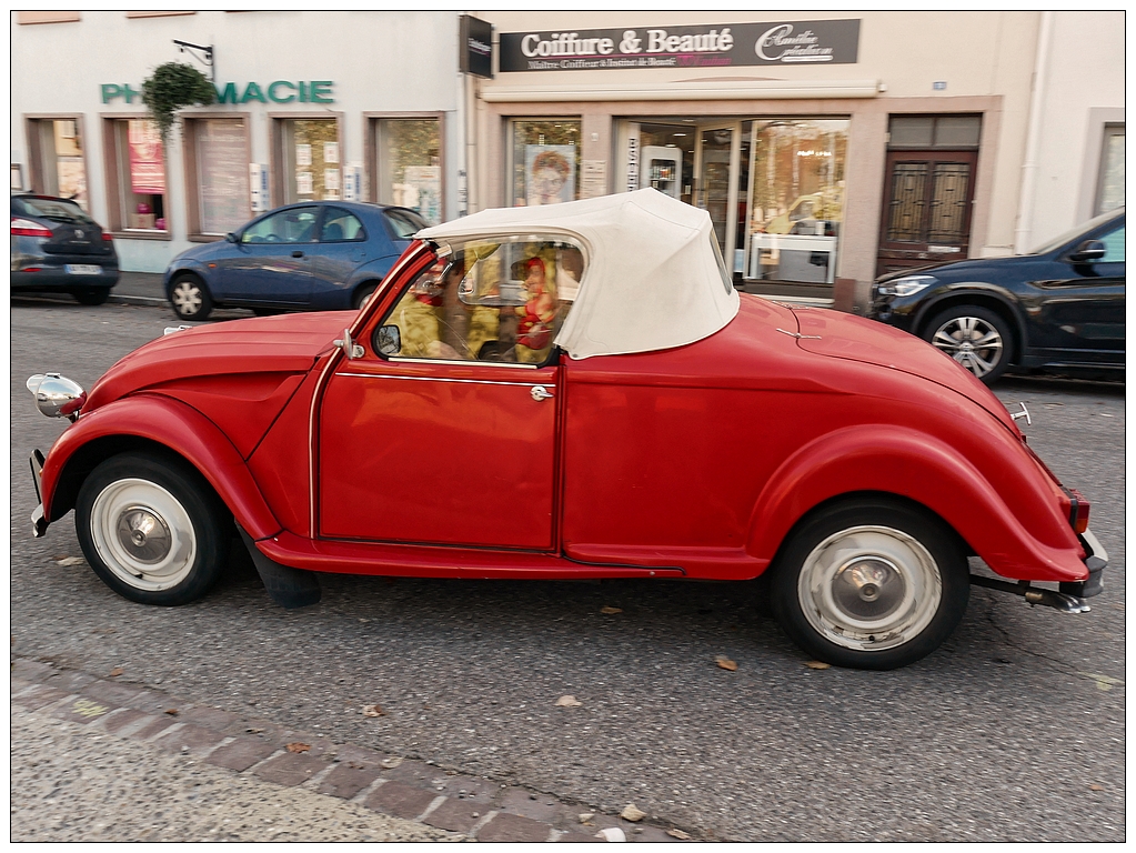 Une 2 CV cabriolet