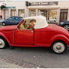 Une 2 CV cabriolet