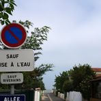 Une allée de Ronce-les-Bains qui mène à la mer - Eine Allee zum Meer in Ronce-les-Bains