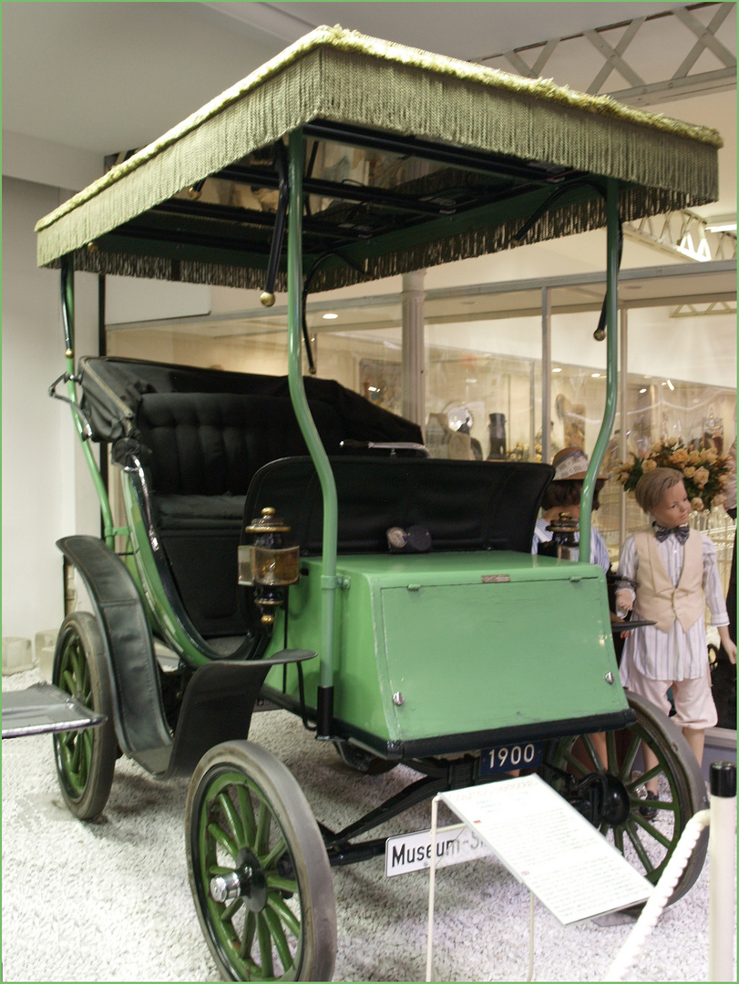 Une ancêtre…en vert, de 1900 