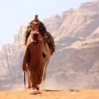 UNE APPARITION DANS LE DESERT