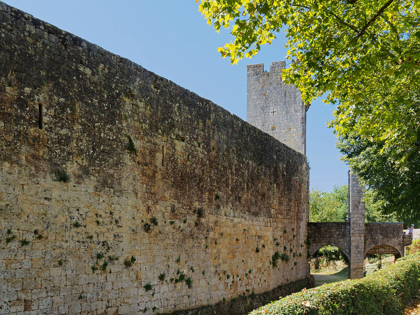 Une autre partie des remparts de Larressingle