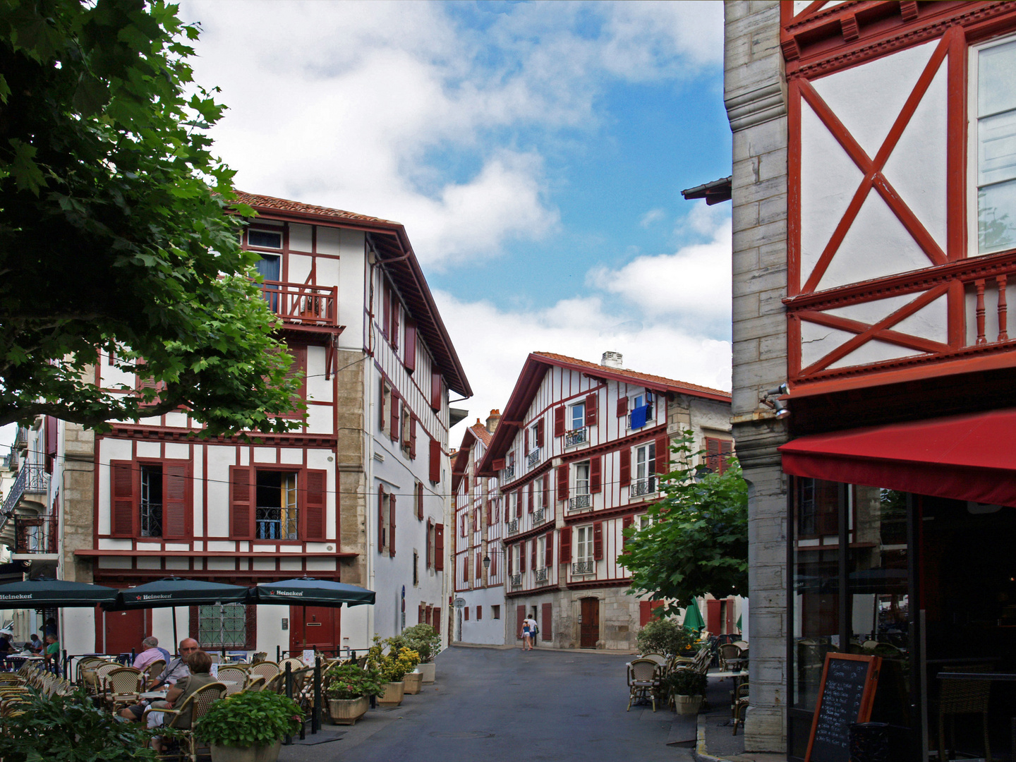 Une autre rue de Saint-Jean-de-Luz - Eine andere Strasse in Saint-Jean-de-Luz