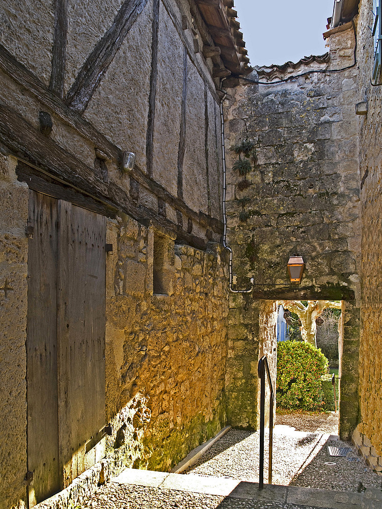 Une autre ruelle de La Romieu -- Eine andere Gasse in La Romieu