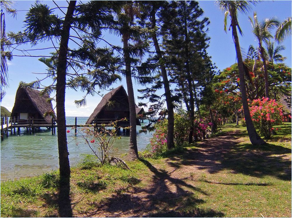 Une autre vue du Kuendu Beach Resort et de ses jardins