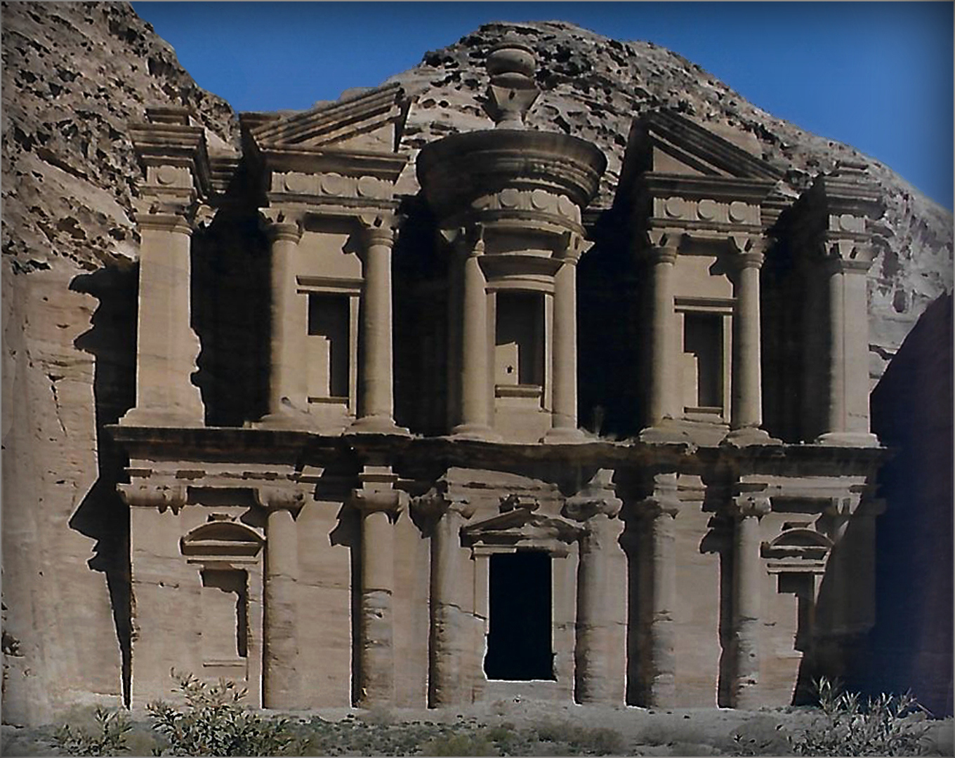 Une autre vue du « Monastère » à Petra