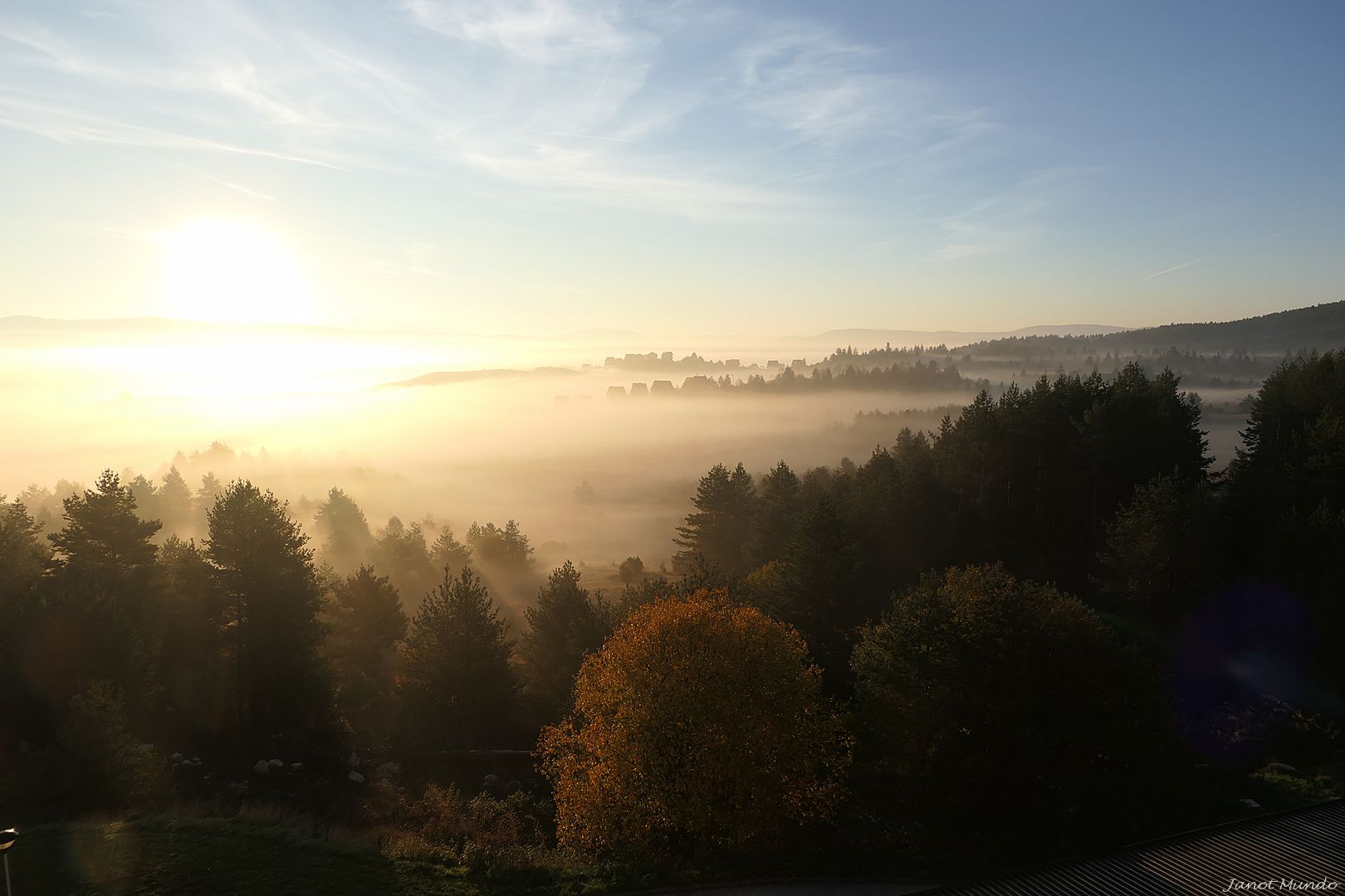  une belle journée s'annonce, le brume se lève