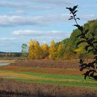 Une berge du lac du Bousquetarra en automne