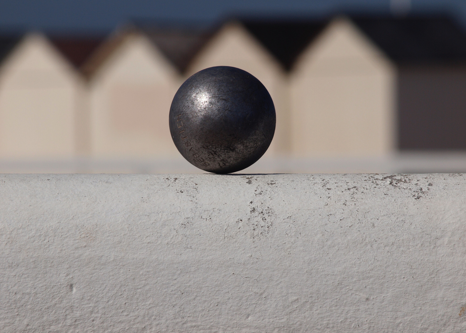 Une boule à la plage