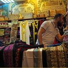 Une boutique de tissus dans le pavillon turc 