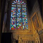 Une chapelle avec le vitrail de l’Arbre de Jessé