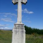 une croix dans la campagne