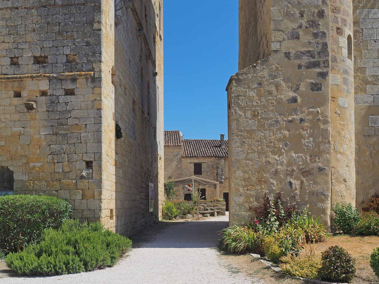 Une dernière vue de Larressingle…