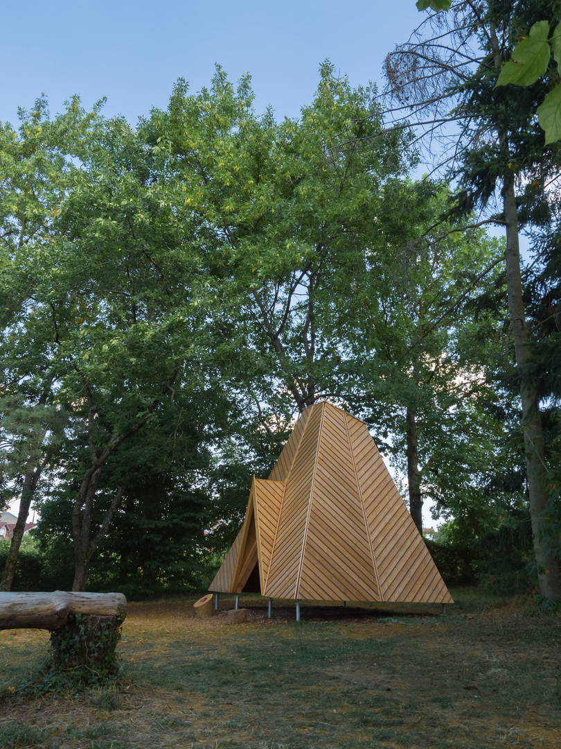 Une des cabanes du jardin botanique