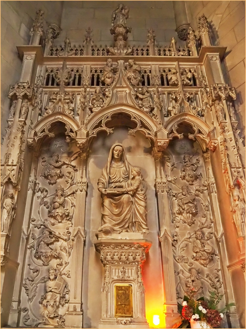 Une des chapelles  de l’Eglise Notre-Dame-la-Grande…