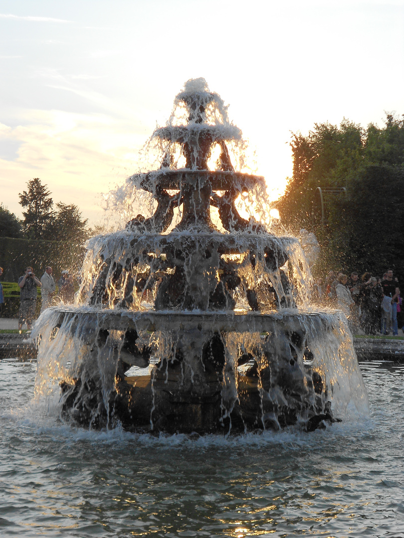 Une des nombreuses fontaines du Château de Versailles