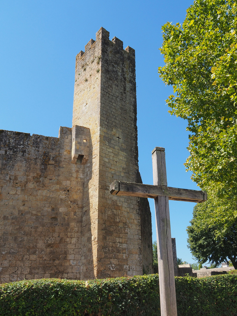 Une des tours de Larressingle