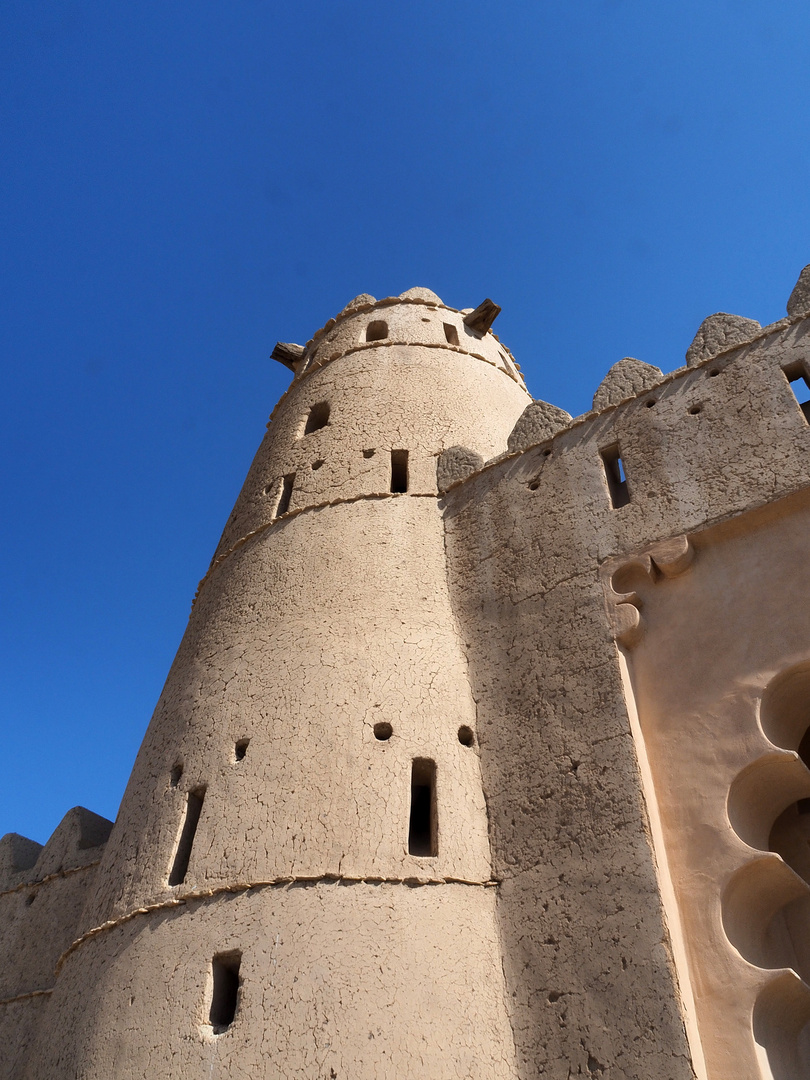 Une des tours du fort Al Jahili