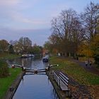 Une écluse sur la rivière Cam  --  Cambridge  --  Eine der Schleusen an dem Cam Fluss