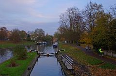 Une écluse sur la rivière Cam  --  Cambridge  --  Eine der Schleusen an dem Cam Fluss