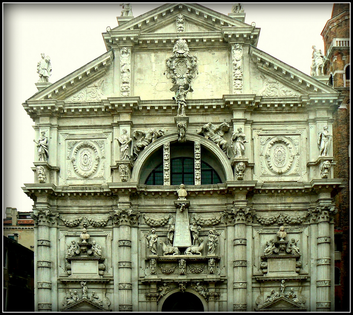 Une église ... à Venise sur 123 ( San Moïse ) 