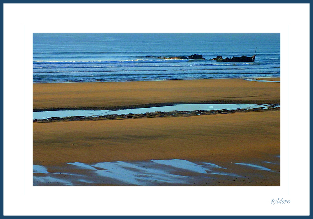 Une épave sur la plage