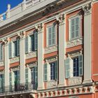 Une façade de la place Massena