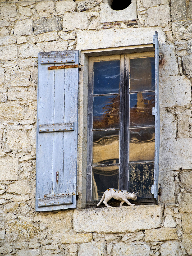 Une fenêtre à La Romieu