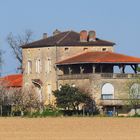 Une ferme gersoise au printemps