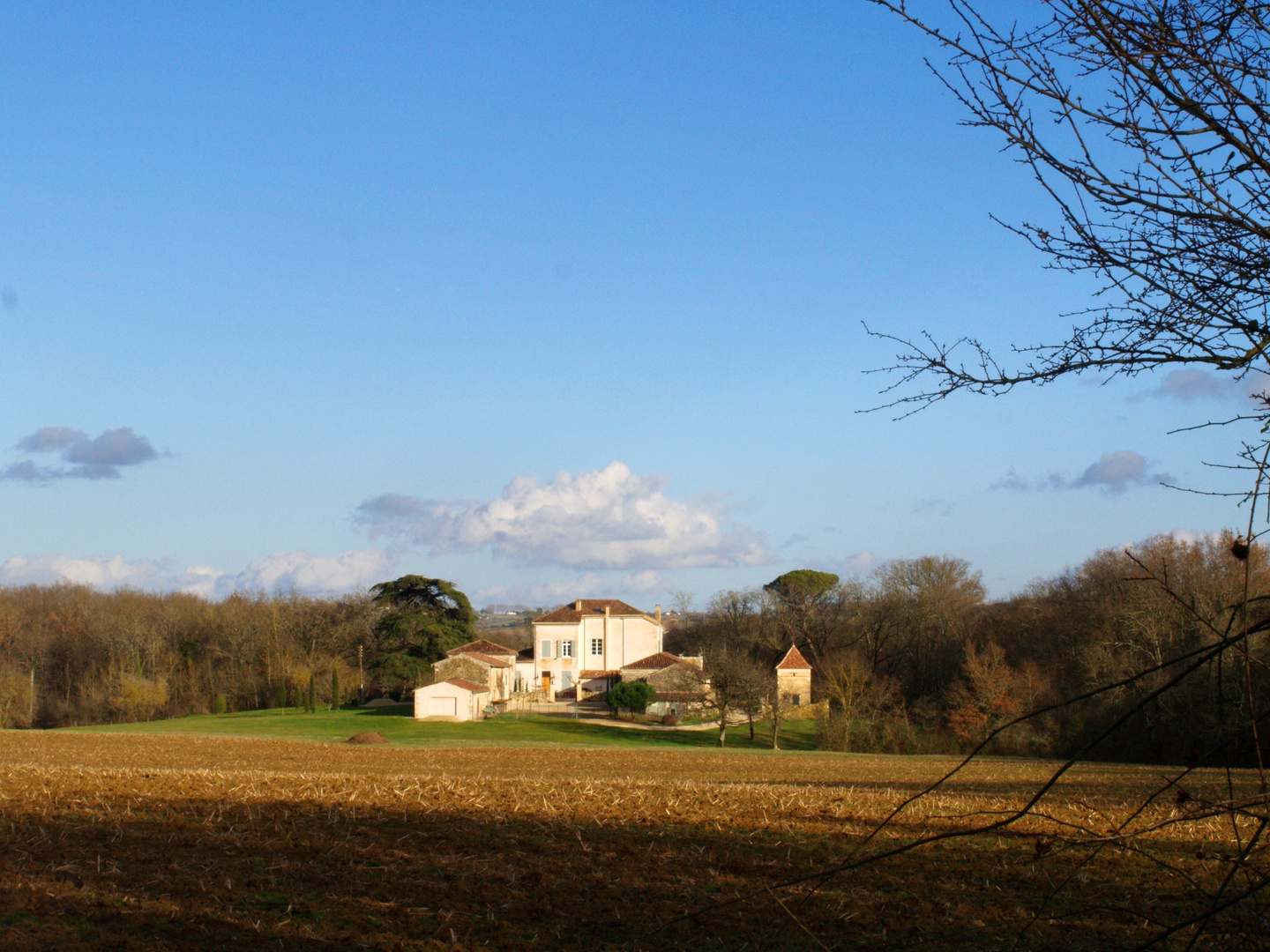 Une ferme gersoise en hiver