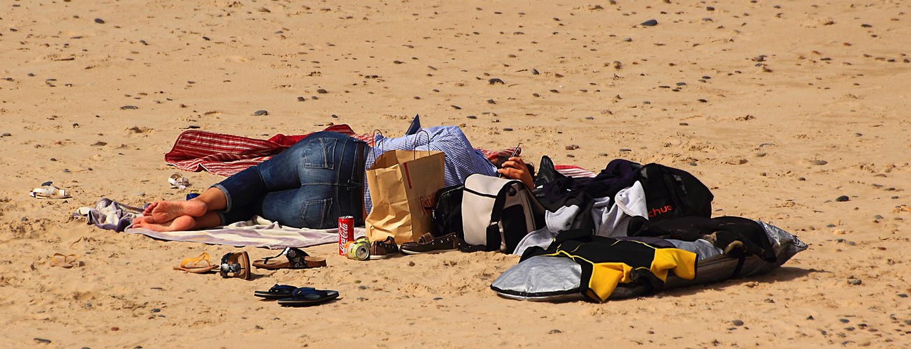 UNE FILLE A LA PLAGE