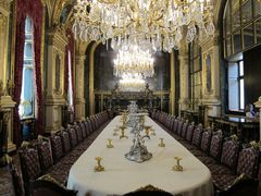 Une grande salle à manger