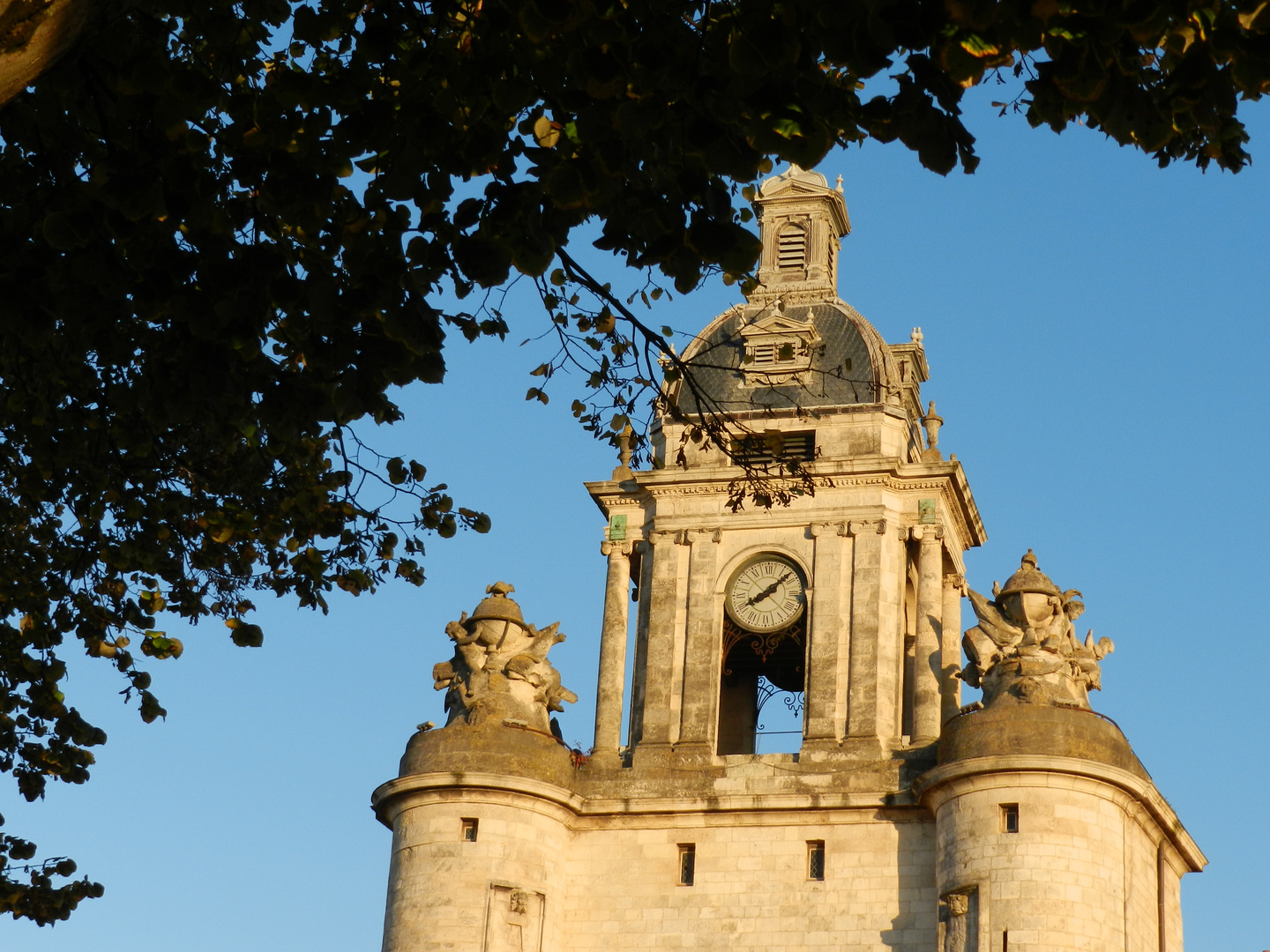 une horloge à la Rochelle