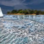 Une ile entre le ciel et l'eau