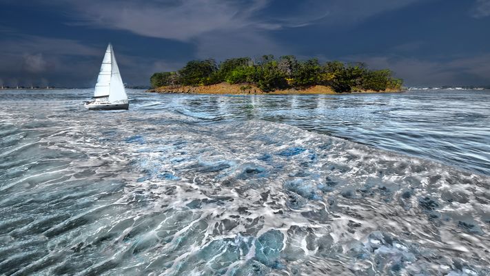 une-ile-entre-le-ciel-et-l'eau