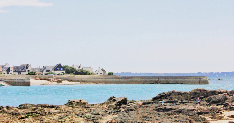 Une jetée du côté du port de Locmalo (Port-Louis) Morbihan