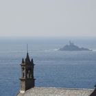 Une île, entre le ciel et l'eau .....