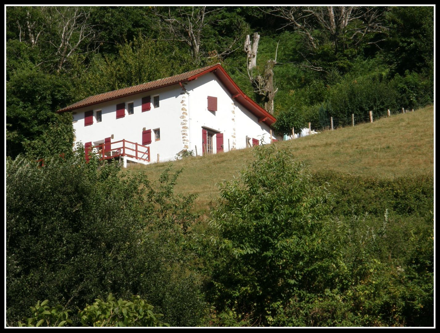 UNE MAISON DANS  LE PAYS BASQUE